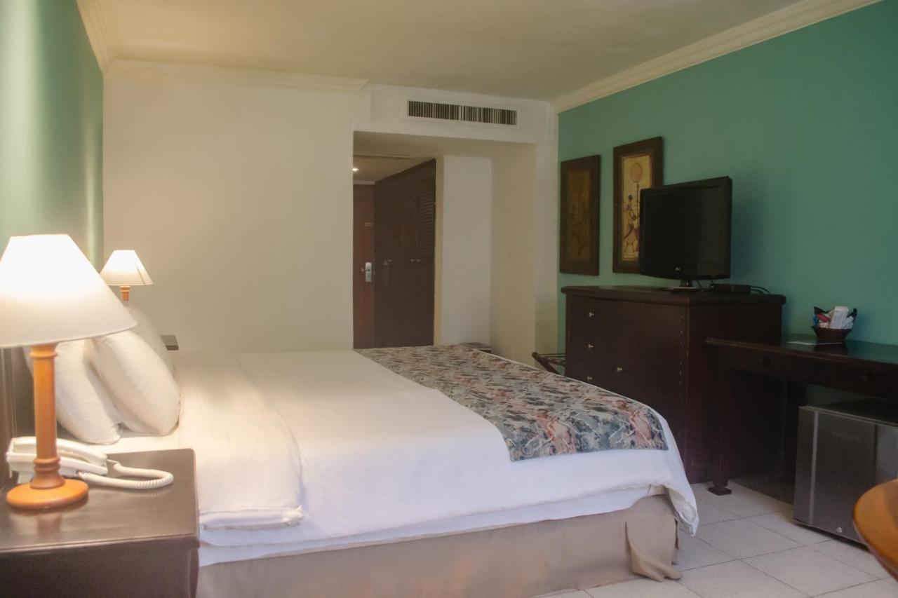 Hotel Faranda Express Puerta Del Sol Barranquilla, A Member Of Radisson Individuals Barranquilla  Ngoại thất bức ảnh